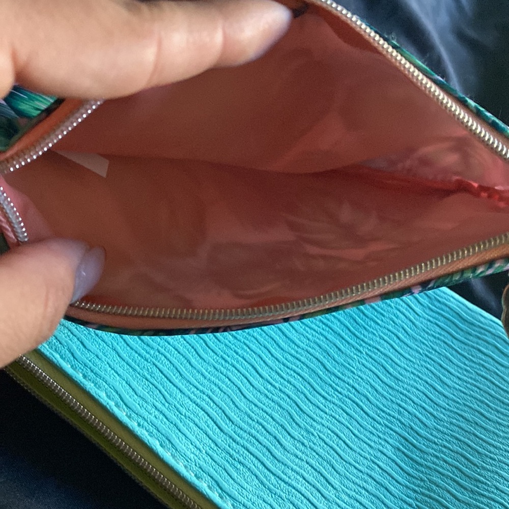 Two Make Up Bags - Picture 7 of 8